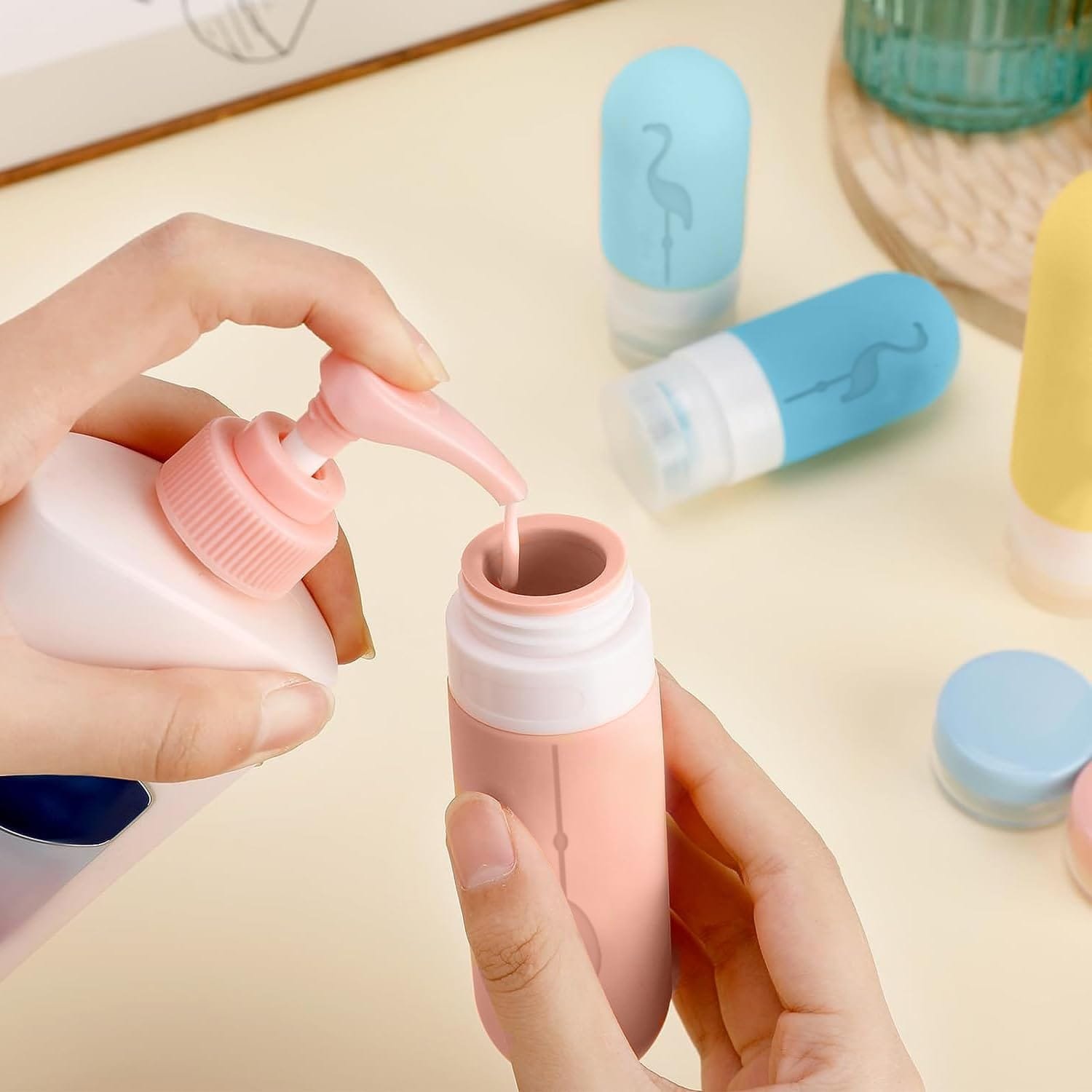 Luckynono - Botellas de viaje para artículos de tocador, a prueba de fugas, rellenables, de silicona, accesorios de viaje para champú, acondicionador, loción, gel de baño, paquete de 17 - Imagen 6