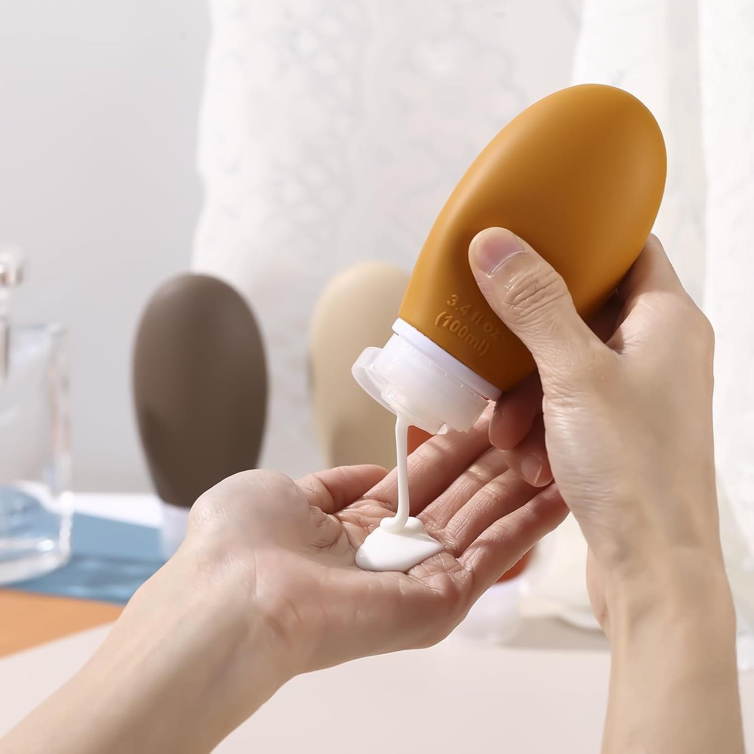 Botellas de Viaje,4 paquete 100ml silicona Botella de viaje a prueba de fugas exprimiendo portátiles contenedores recipientes para champús,lociones y artículos de tocador - Imagen 5