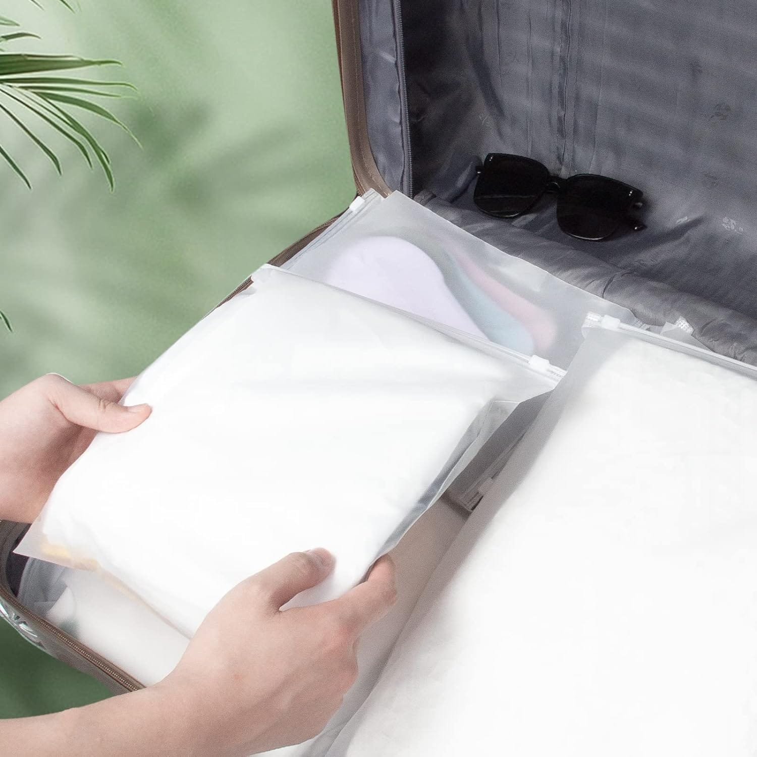 25 Piezas Bolsas de Almacenamiento de Viaje de Ropa de Plástico con Cremallera, Organizador de Viajes Mate Transparente Reutilizable para Ropa, Zapatos y Artículos de Tocador (5 Tamaños) - Imagen 2